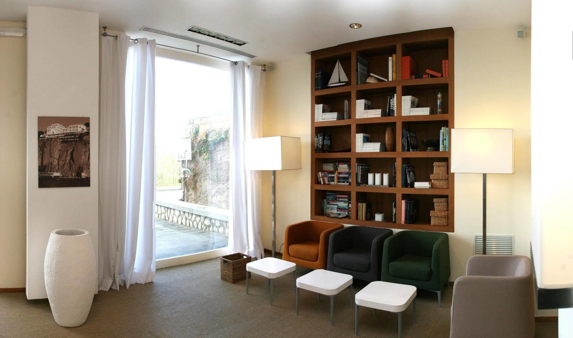 Apartahotel Rota Península Sorrentina